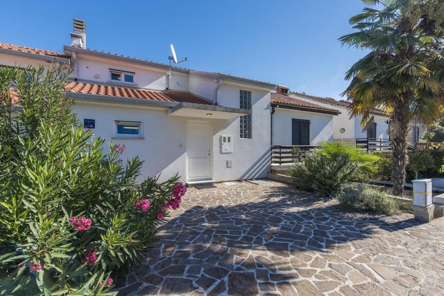 Villa Pietra Dajla Esterno foto